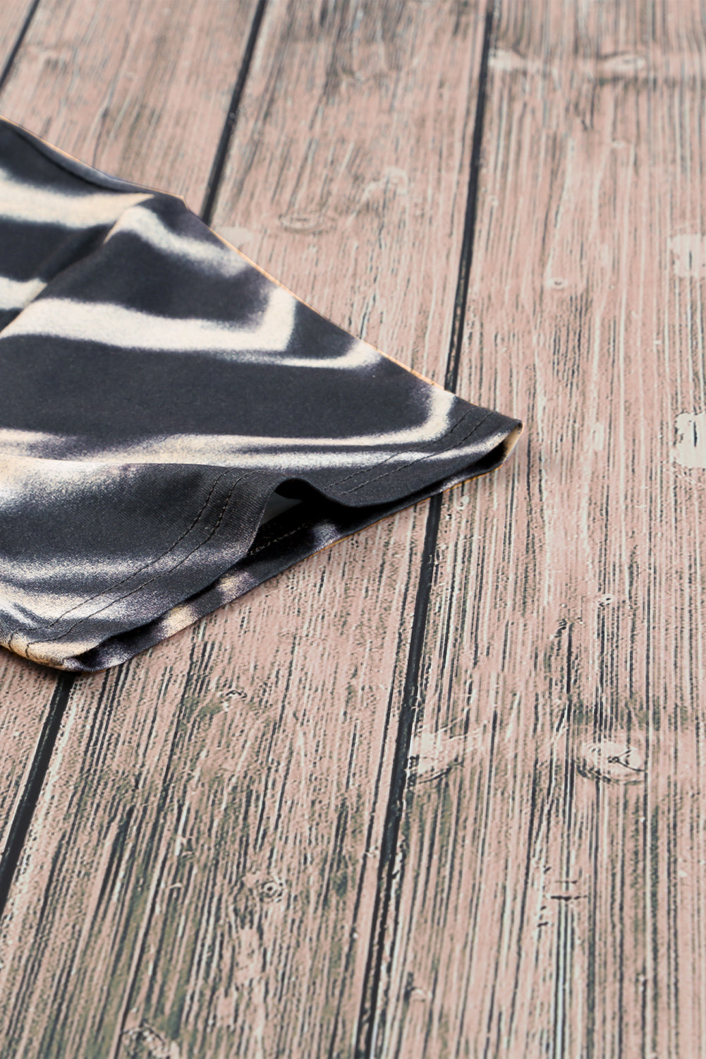 Blank Apparel - T-shirt basique à rayures bleu tie-dye