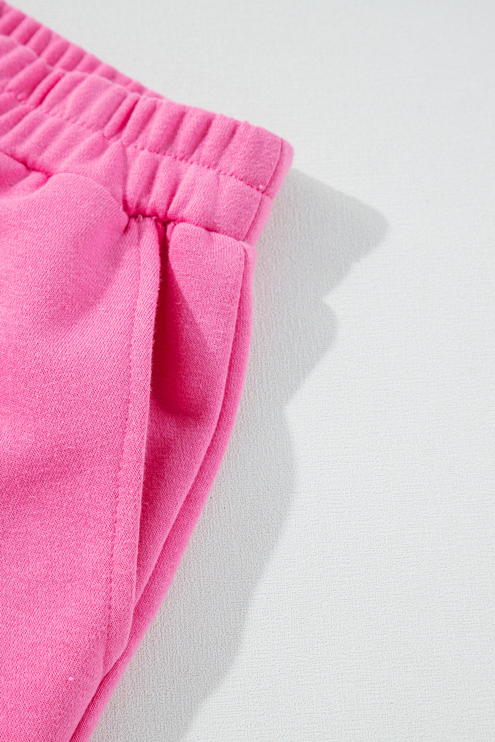 Ensemble haut à manches longues et short rose à imprimé patchwork