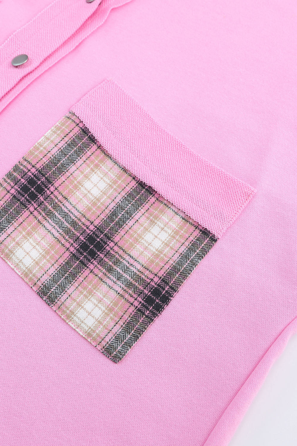 Chaqueta estilo camisa extragrande con bolsillos en el pecho y patchwork a cuadros negros