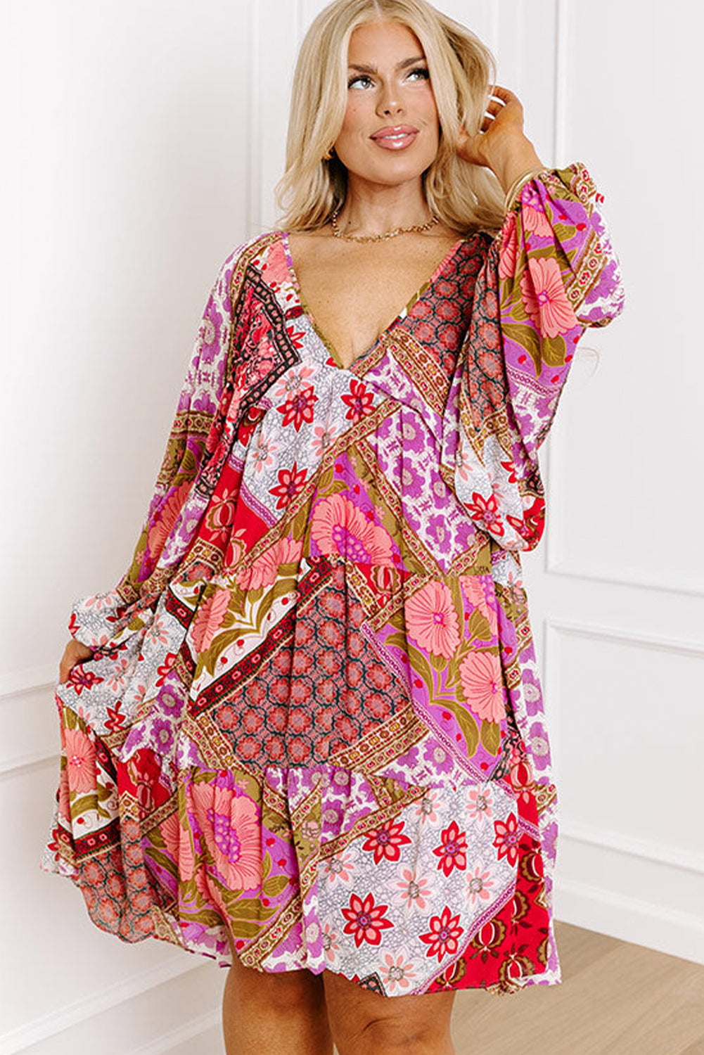 Robe grande taille à manches longues, col en V, lacets, imprimé floral, rose et bleu