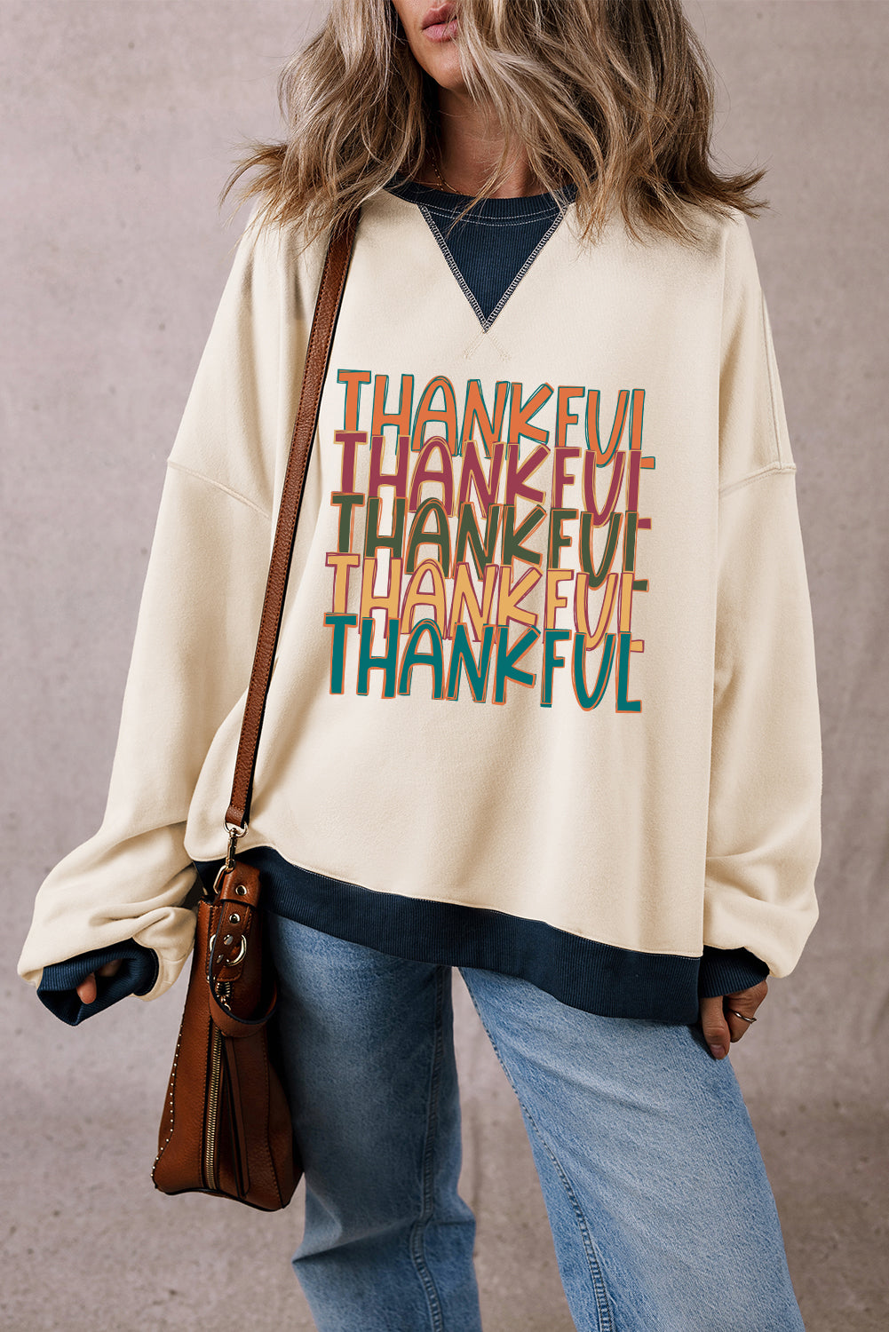 Sweat-shirt oversize blanc à imprimé graphique THANKFUL et bordures colorblock pour Thanksgiving