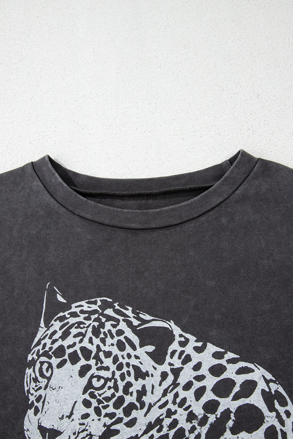 T-shirt graphique gris moyen à imprimé guépard vintage délavé minéral