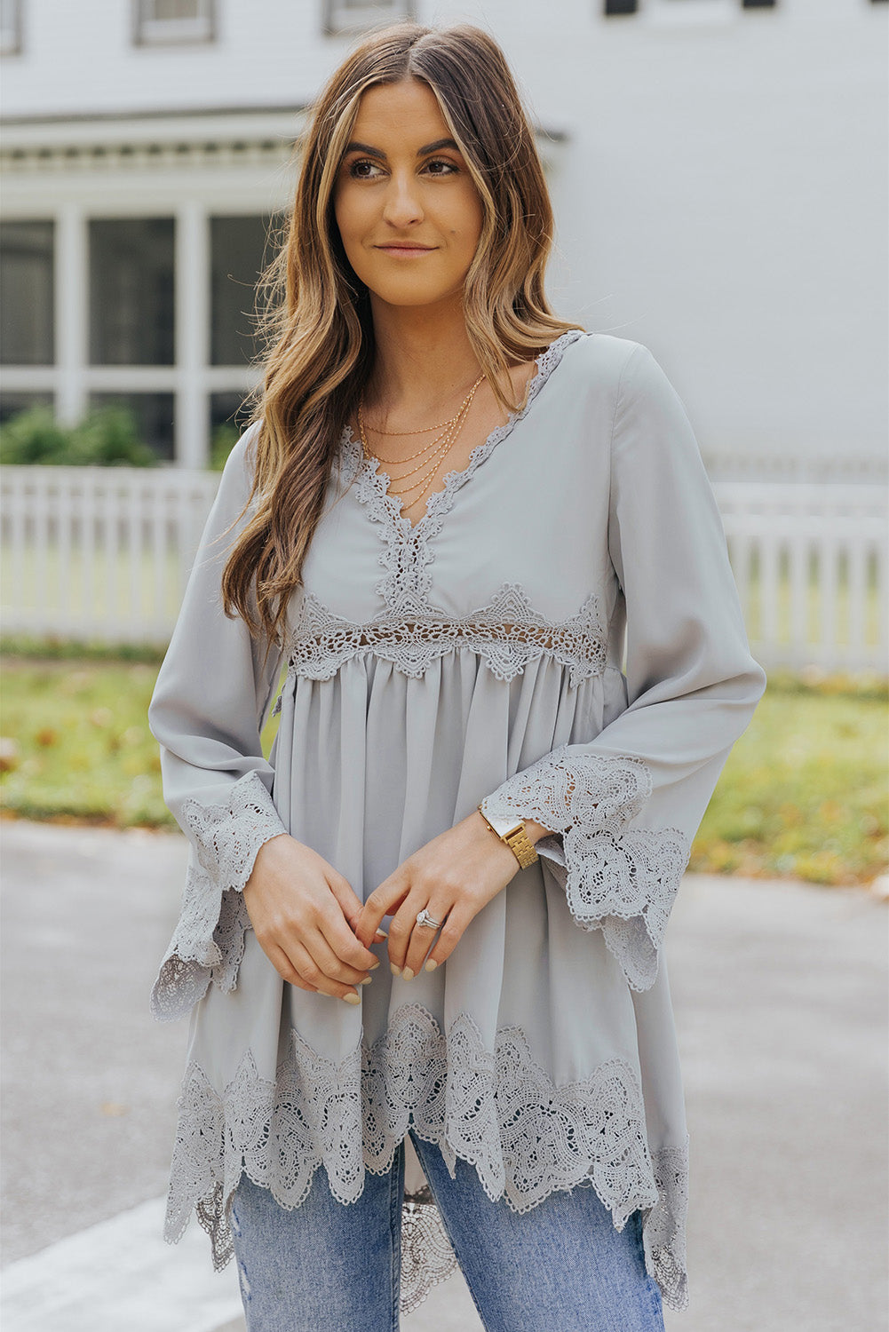 Chemisier à manches cloche et empiècements en crochet