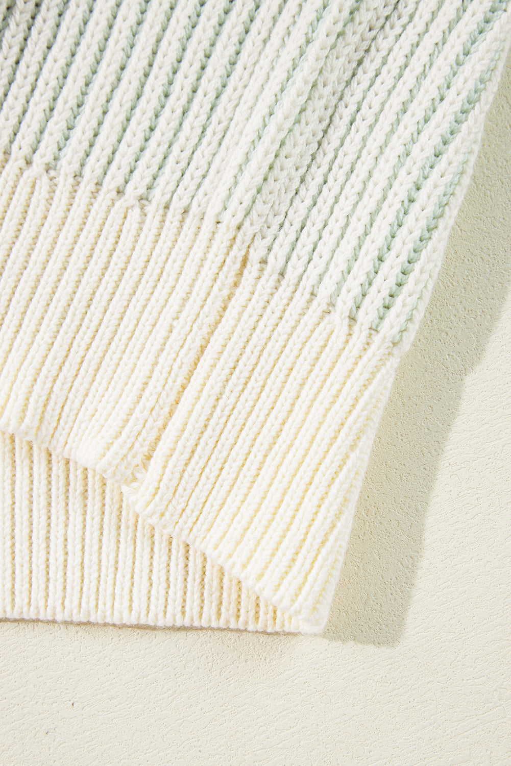 Pull à manches bouffantes en tricot texturé colorblock marron