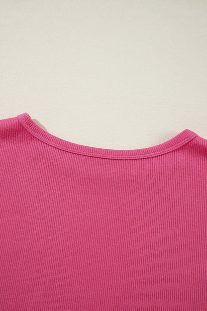 Sachet Haut en maille côtelée à manches volantées et patchwork de fleurs roses