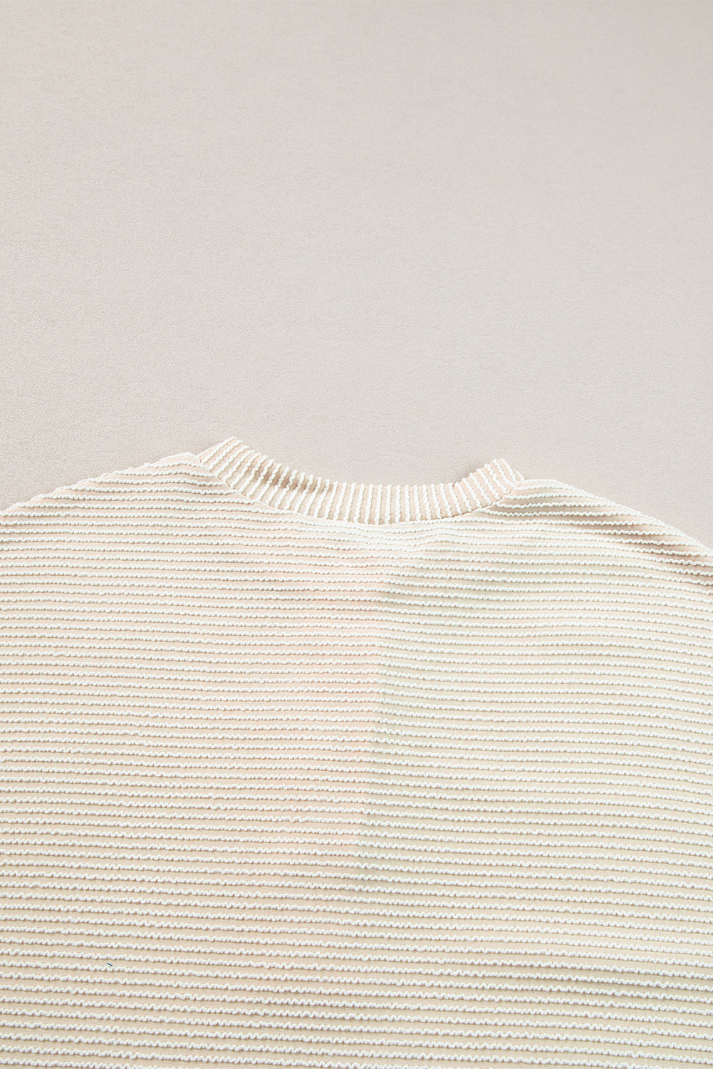 Sweat-shirt Henley à manches lanternes et boutons texturés en velours côtelé abricot