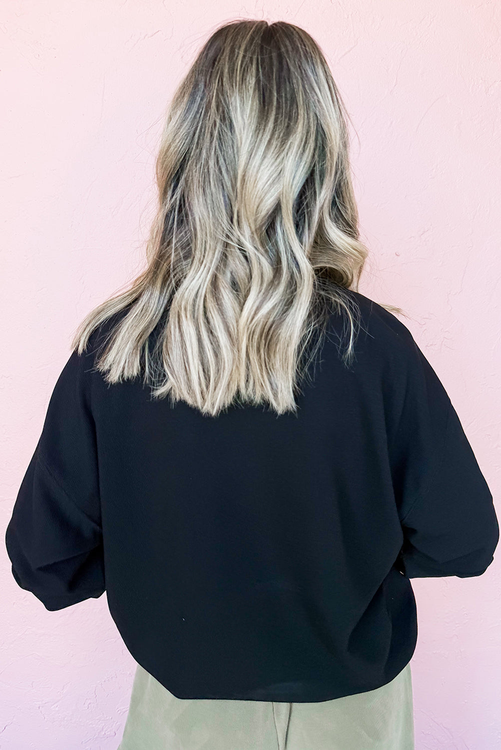 Sweat-shirt de Saint-Valentin à épaules tombantes et patchs XOXO en chenille noire