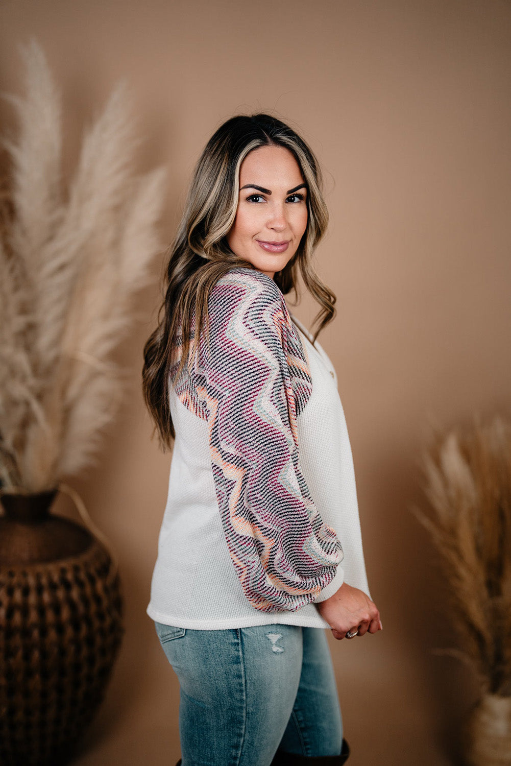 Top de talla grande con mangas en contraste geométrico beige