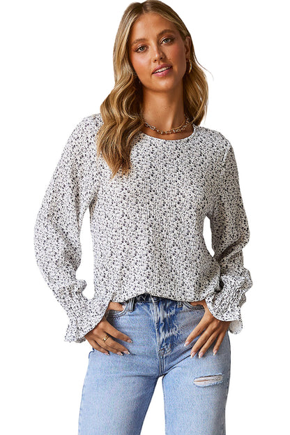 Blusa con mangas de burbuja con volantes arrugados y estampado floral negro 