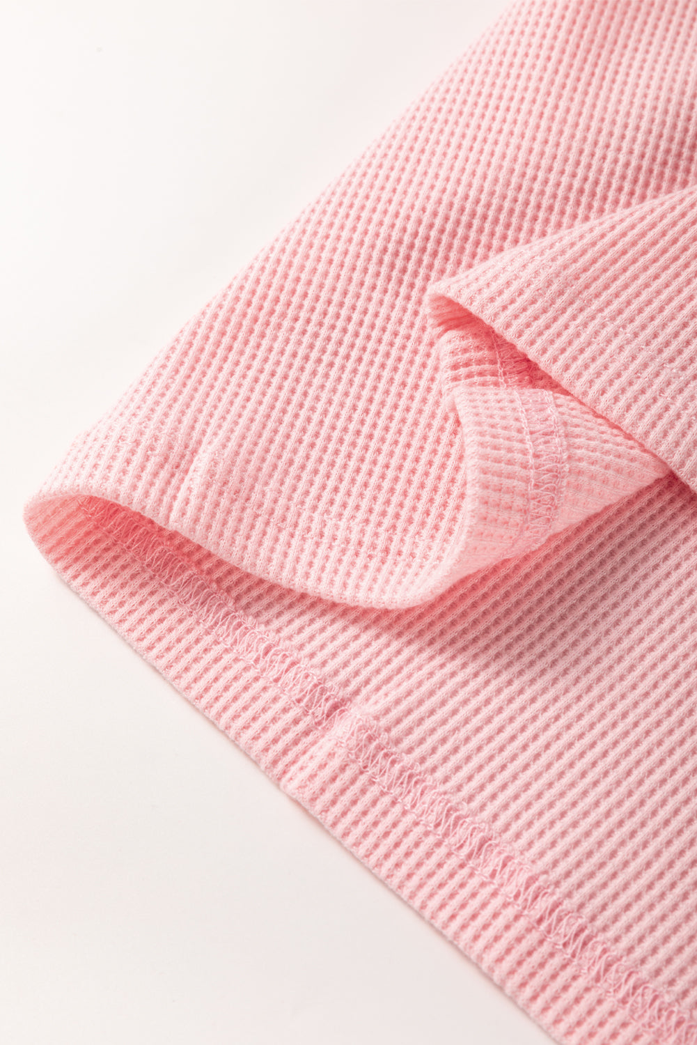 Haut texturé à manches rayées et blocs de couleurs à motif floral rose