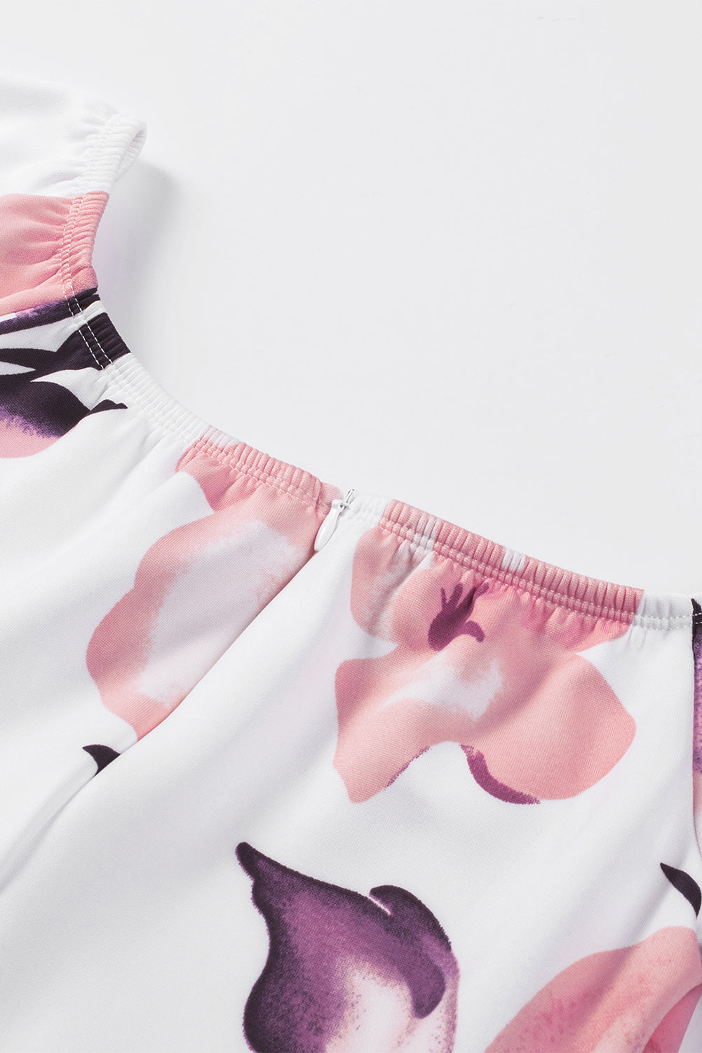 Robe mi-longue moulante fendue à épaules dénudées et imprimé floral bleu foncé