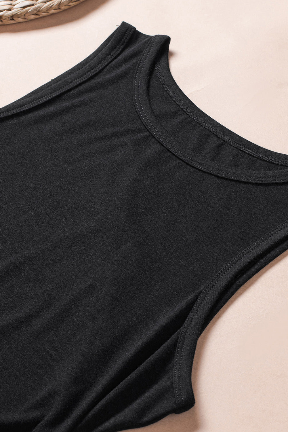 Minivestido sin mangas con cuello redondo y dobladillo arqueado fruncido