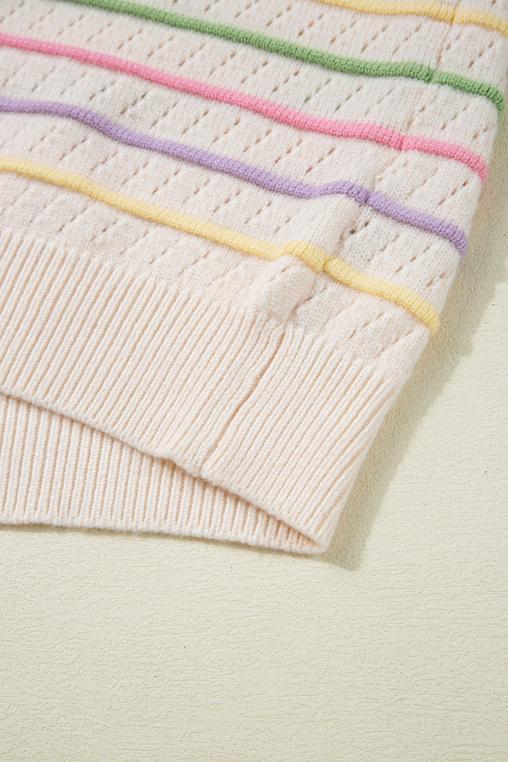 T-shirt pull à manches volantées en tricot à œillets rayé coloré couleur avoine