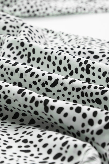 Blusa de guepardo con cuello con volantes y mangas 3/4 de color caqui 