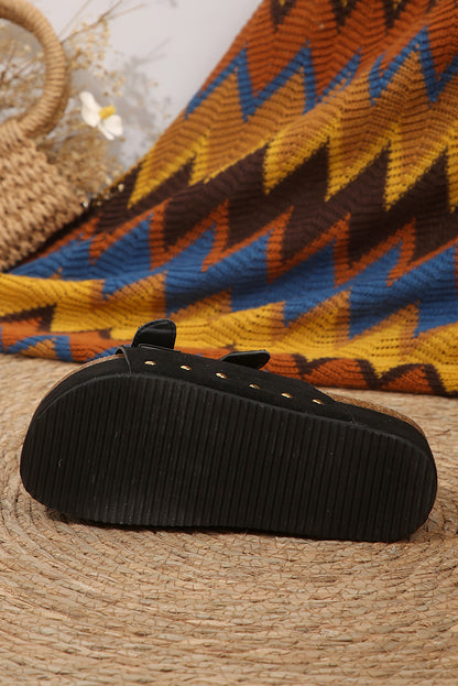 Chaussons sandales en daim noir avec boucle décorative et semelle intérieure