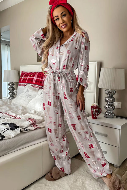 Ensemble pyjama gris clair avec chemise et pantalon imprimés de Noël