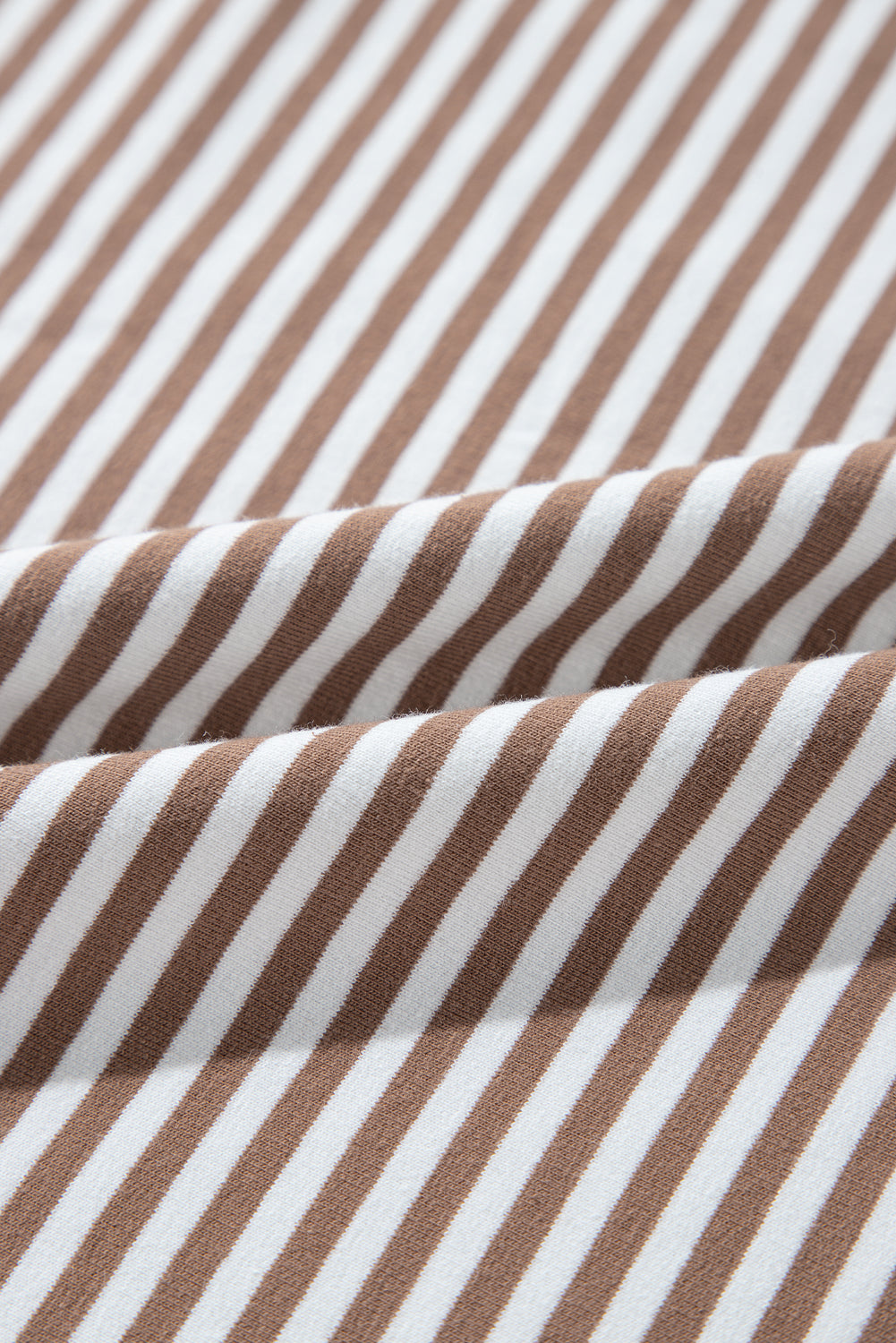 T-shirt grande taille à rayures kaki et manches courtes