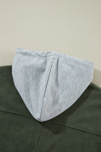 Veste-chemise à capuche surdimensionnée en velours côtelé contrasté vert jungle