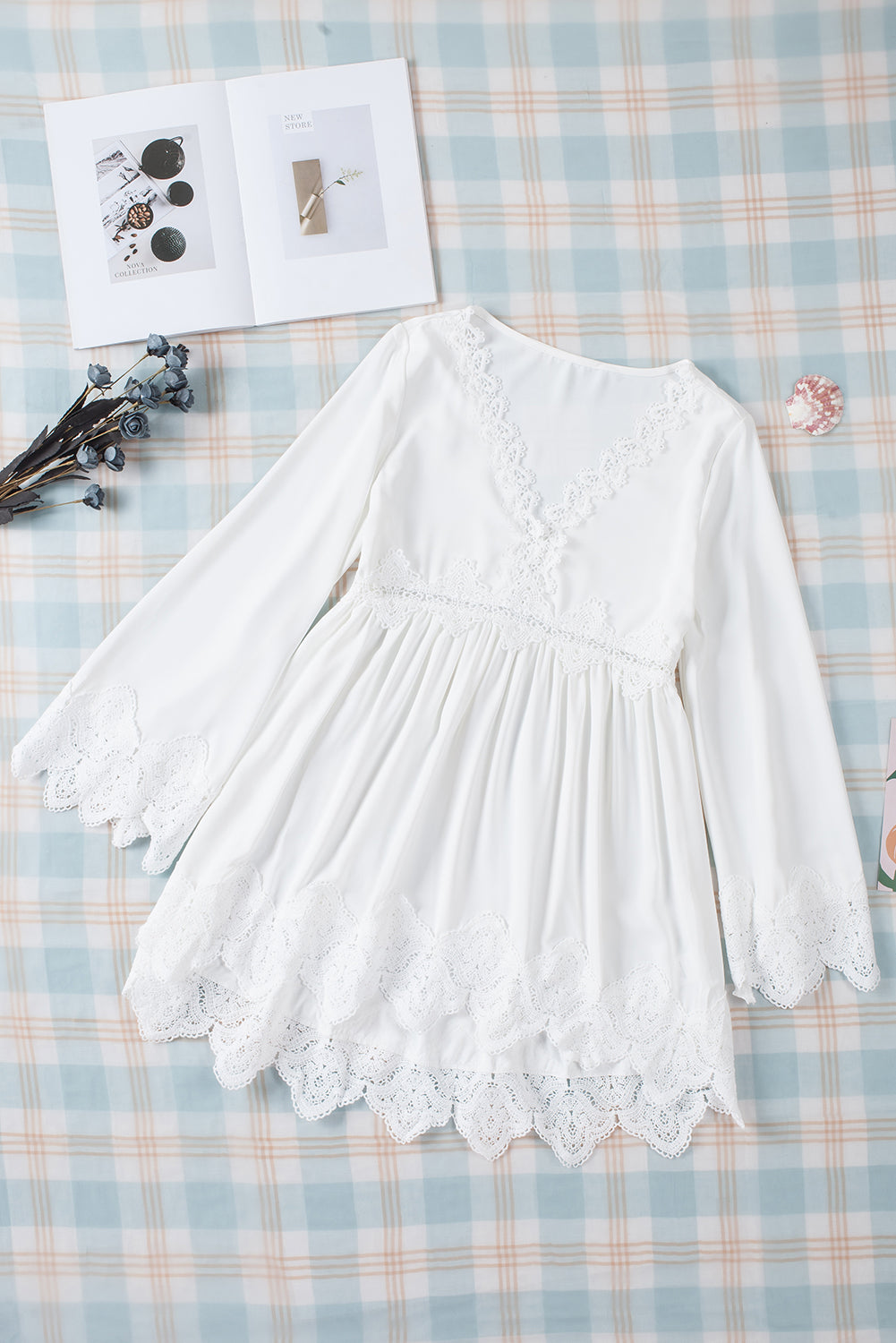 Chemisier à manches cloche et empiècements en crochet