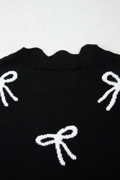 T-shirt noir à imprimé nœud et ourlet festonné