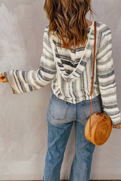 Pull à capuche à rayures multicolores et poche kangourou 