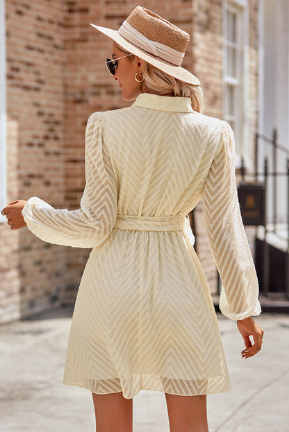 Robe courte transparente à rayures en V et manches bouffantes avec nœud surplis, couleur abricot 