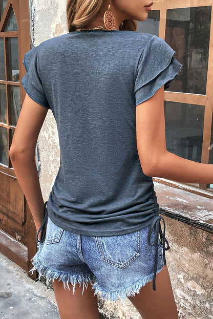 Top con cordón y cuello en V de manga corta con volantes