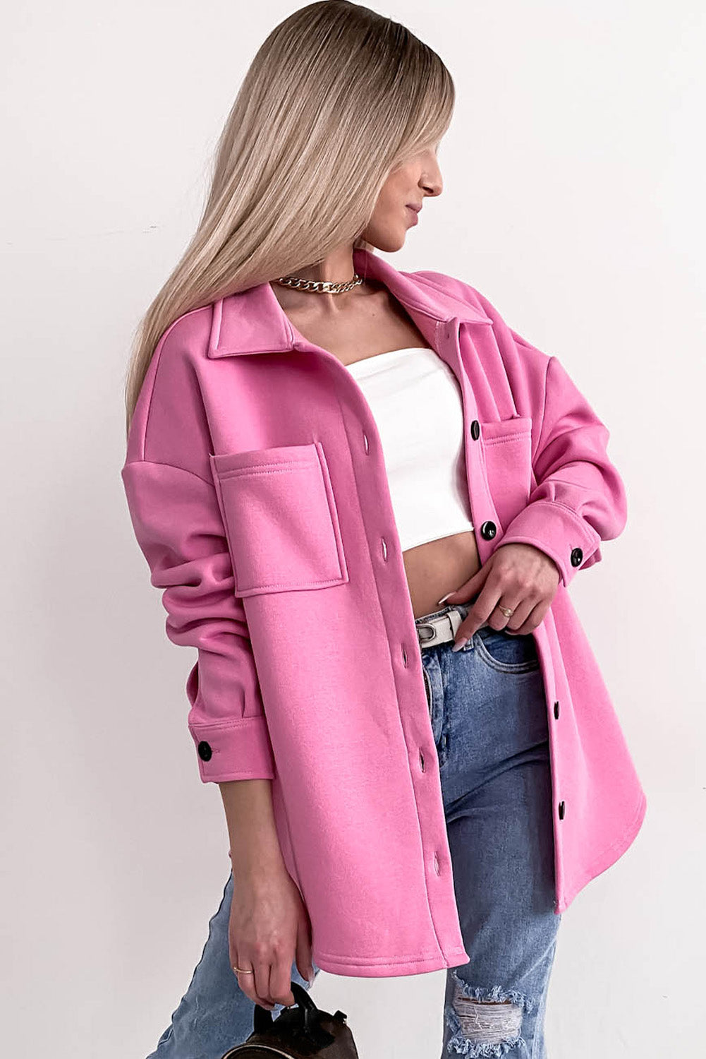 Veste-chemise boutonnée à manches longues et poches de couleur unie noire 