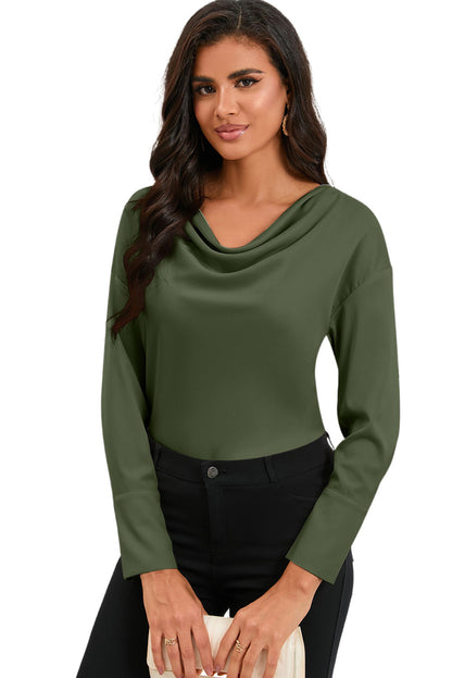 Blusa elegante de manga larga con cuello vuelto negro