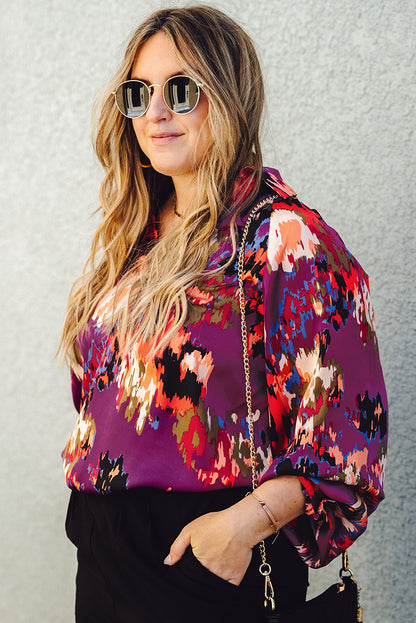 Blusa con mangas abullonadas y cuello en V con estampado de grafiti 