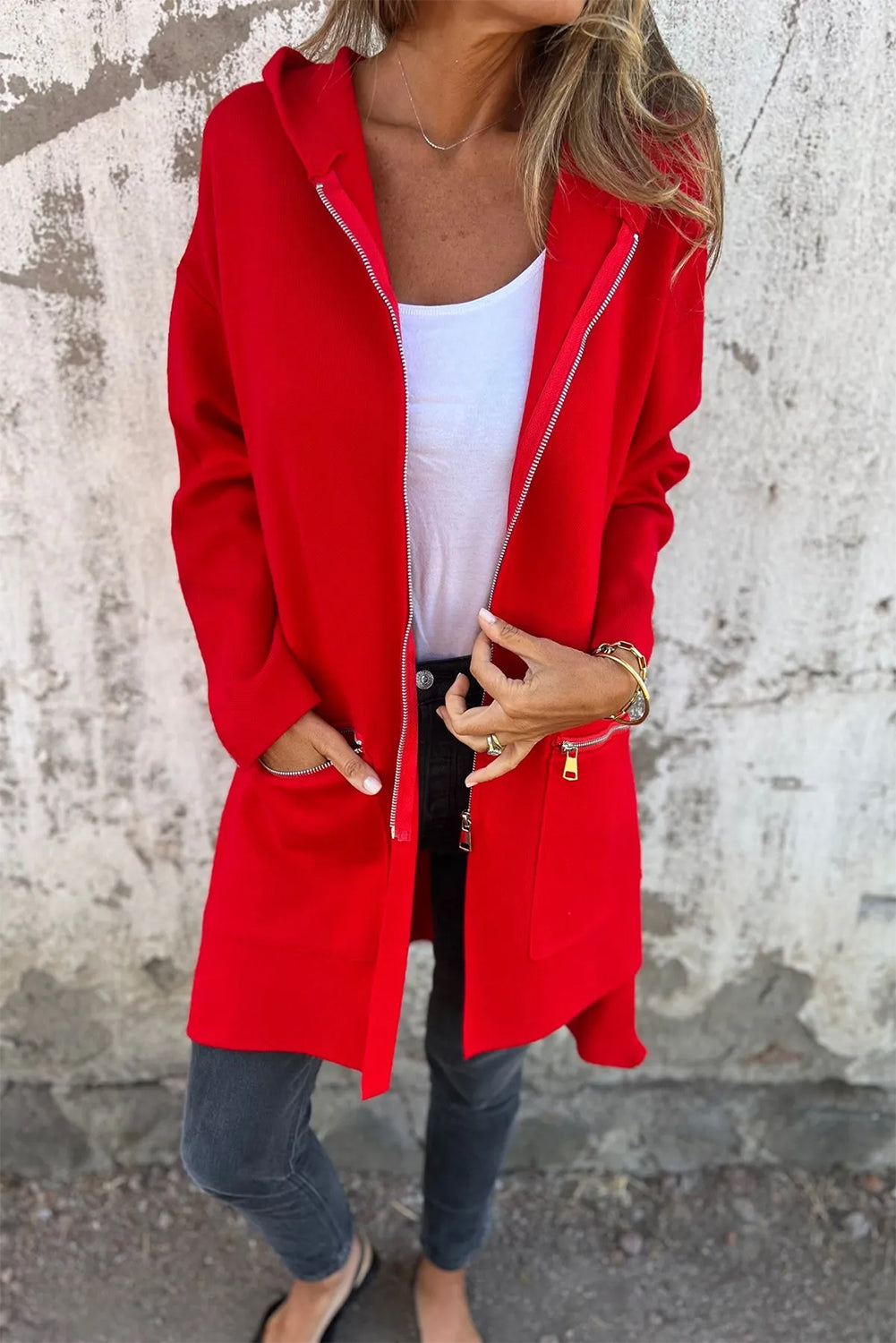 Manteau à capuche zippé décontracté de couleur unie rouge feu