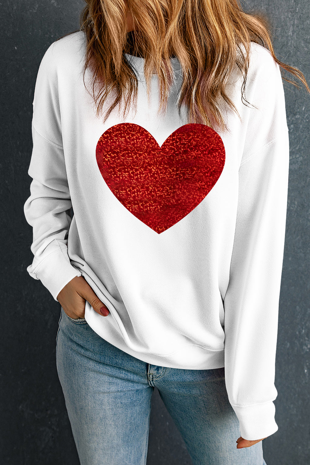 Sweat-shirt graphique beige pailleté en forme de cœur pour la Saint-Valentin