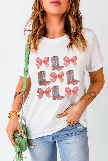 T-shirt graphique blanc avec nœud papillon et bottes de cow-girl