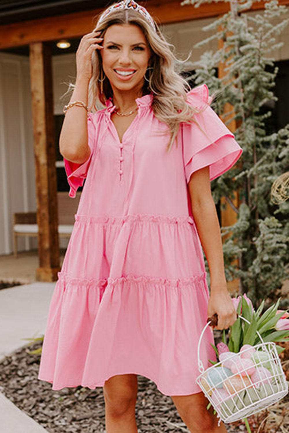 Minivestido con cuello en V y mangas con volantes en capas