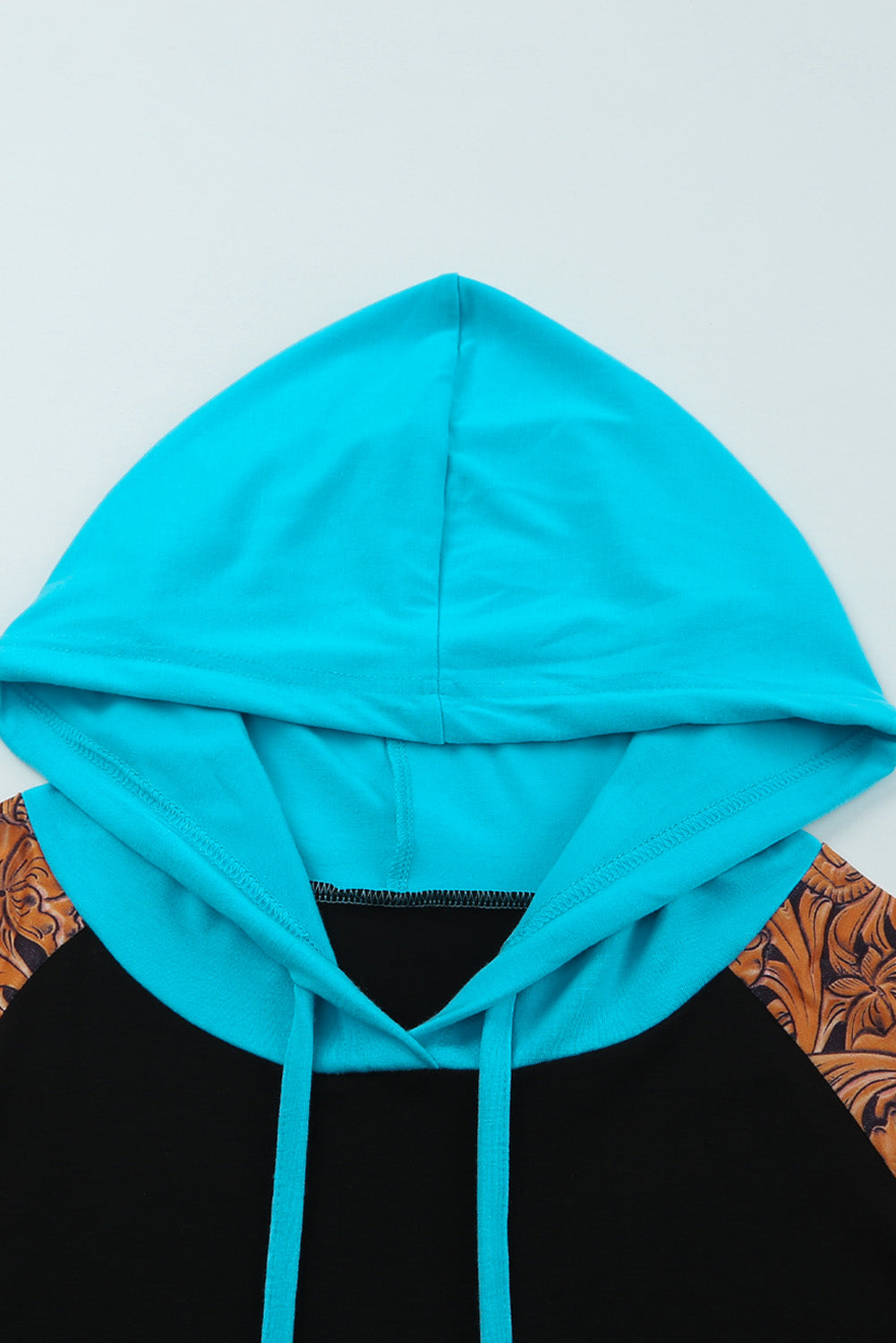 Sudadera con capucha de talla grande con bloques de color y estampado occidental