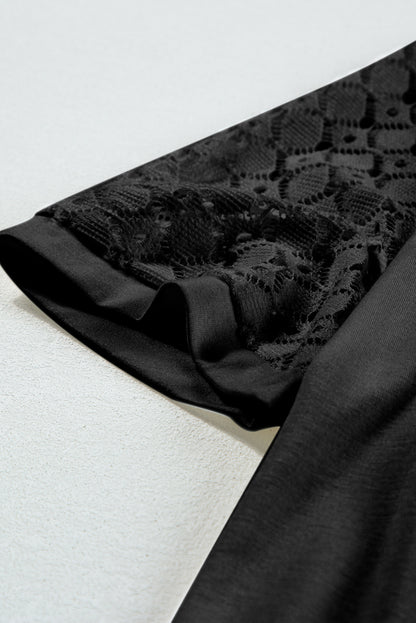 T-shirt à manches raglan en dentelle contrastée avec coutures noires