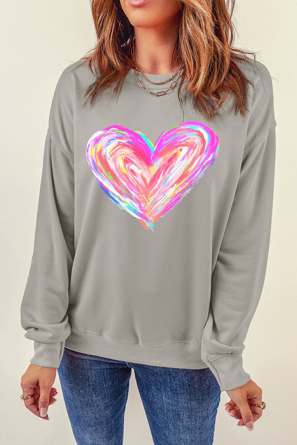 Sweat-shirt gris à épaules tombantes et motif cœurs peints au pinceau pour la Saint-Valentin