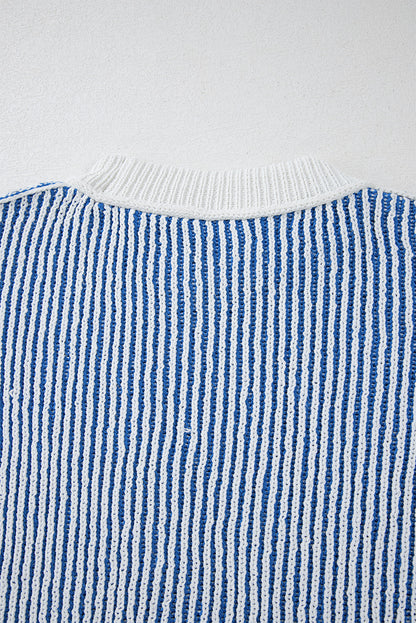 Pull ample en tricot texturé à rayures bleu foncé et bords contrastés