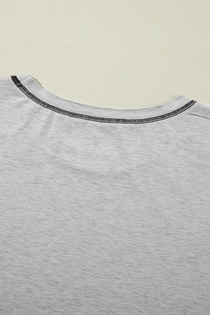 Ensemble short et manches à revers avec coutures contrastées grises