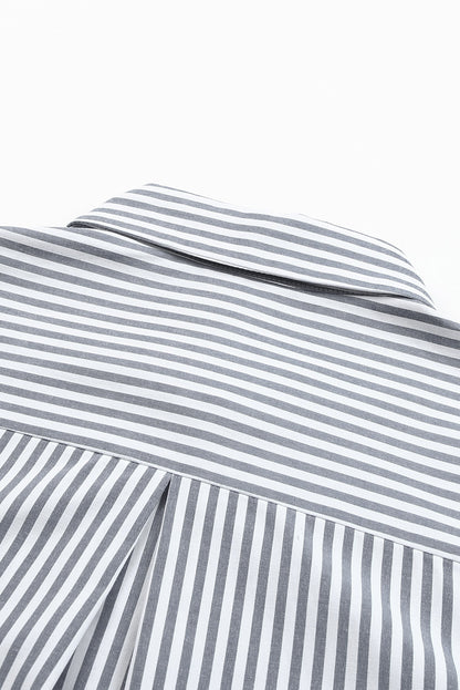 Camisa de manga larga con botones y bolsillos a rayas