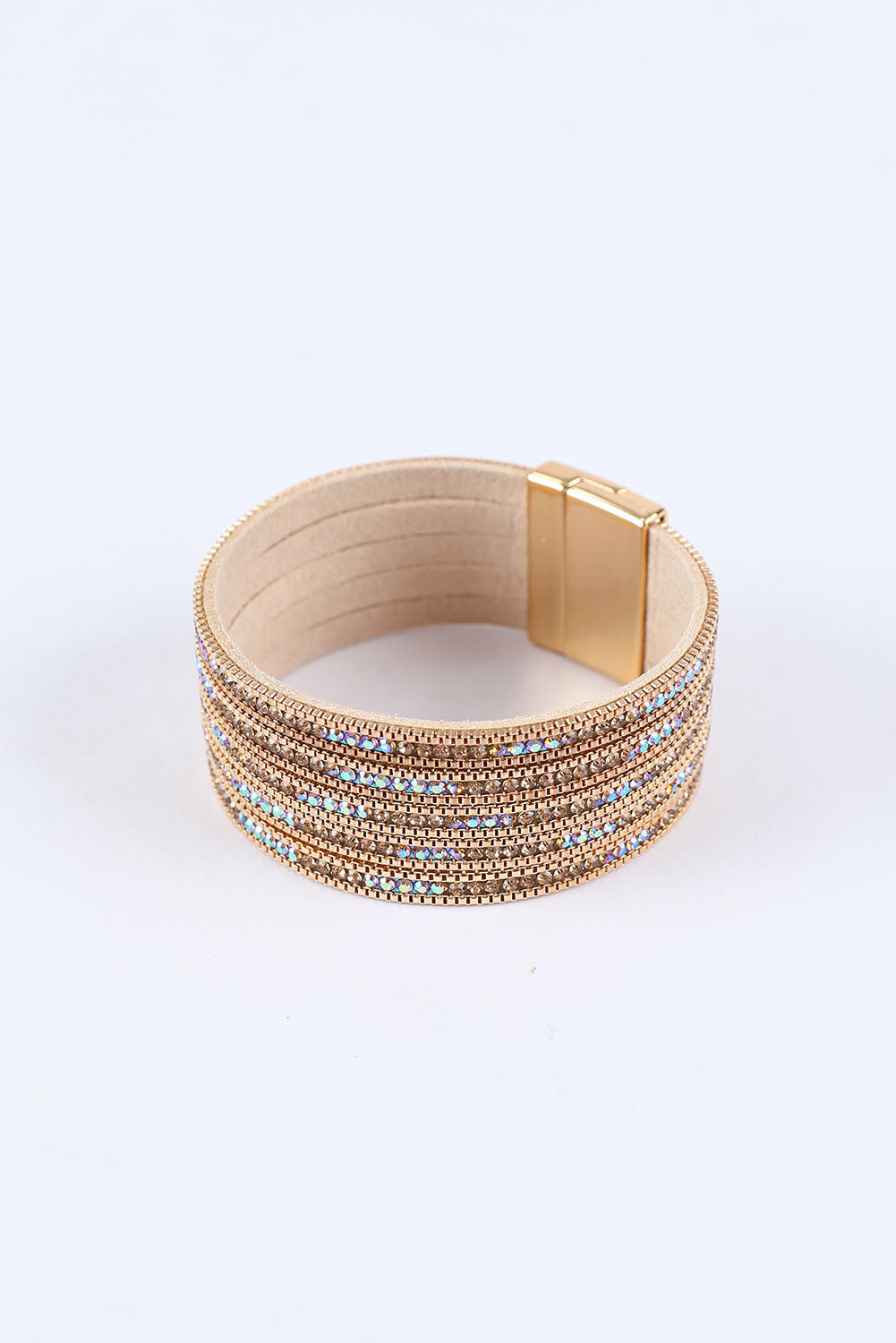 Bracelet en cuir doré à large bord et boucle magnétique, entièrement orné de diamants 