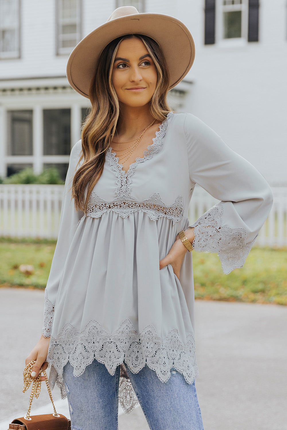 Chemisier à manches cloche et empiècements en crochet