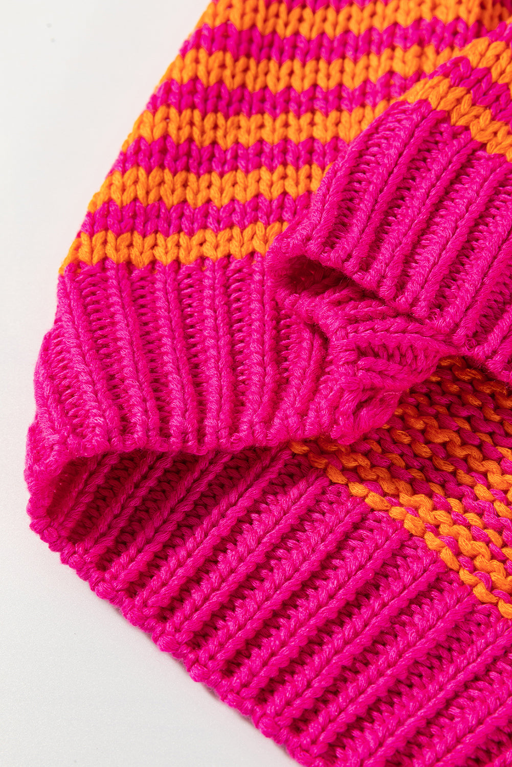 Pull à rayures roses, manches bouffantes 3/4, épaules tombantes