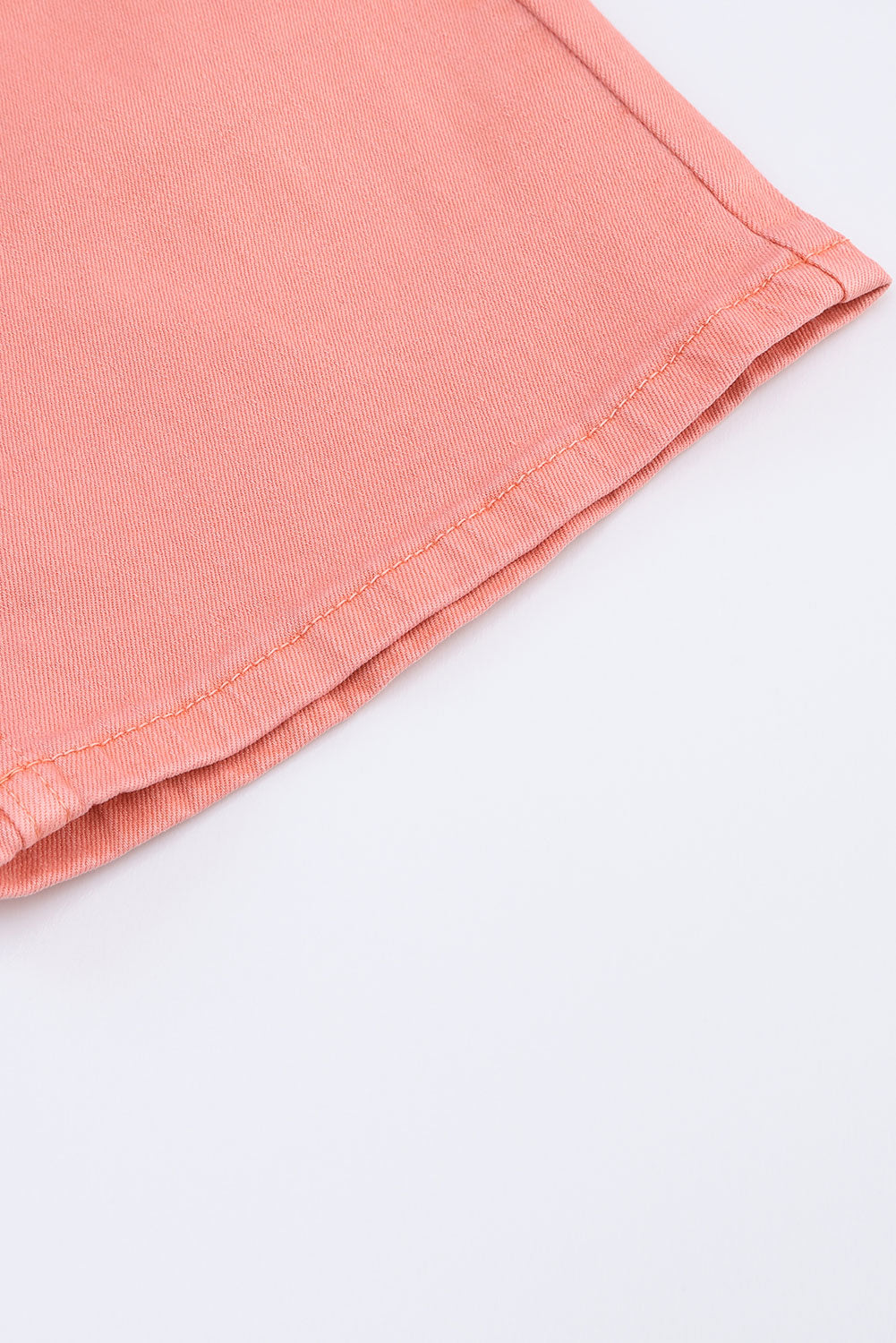 Jeans con bolsillo en pierna recta y cintura alta 