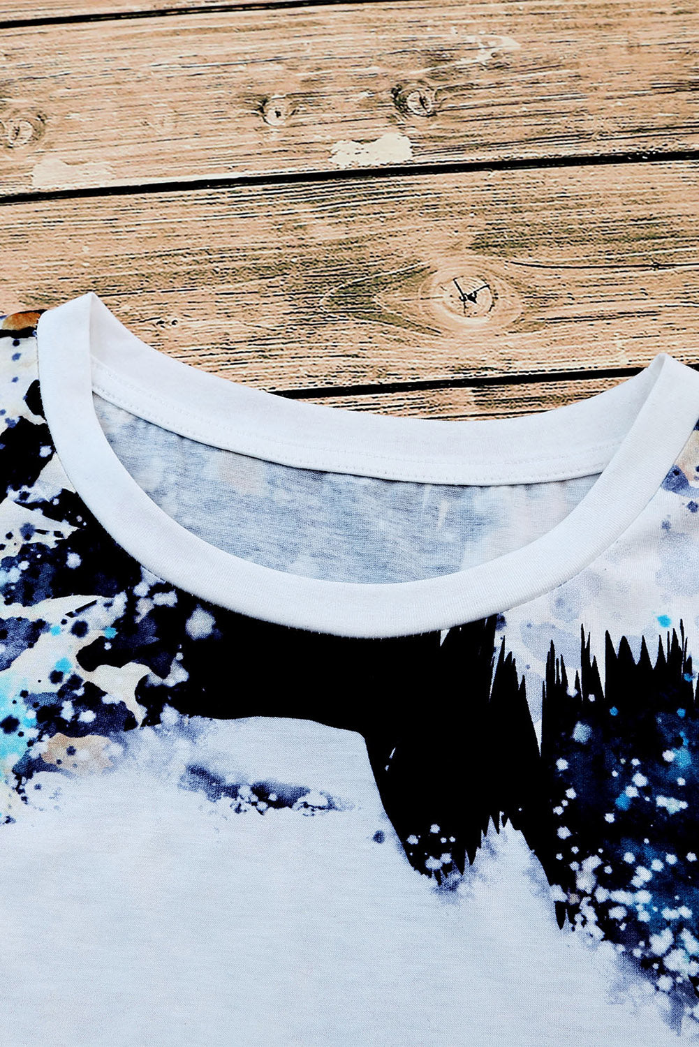 Ropa en blanco- Camiseta blanqueada de moda occidental