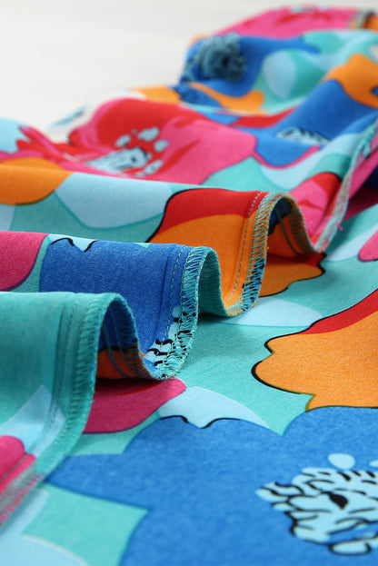 Blusa con cuello en V y manga 3/4 con estampado floral multicolor 