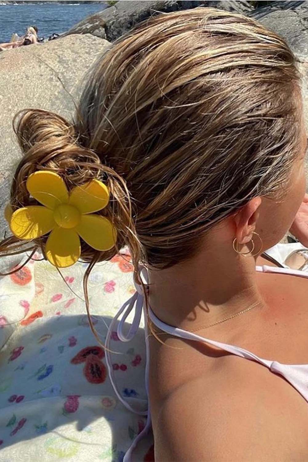 Pinza para el pelo con flores