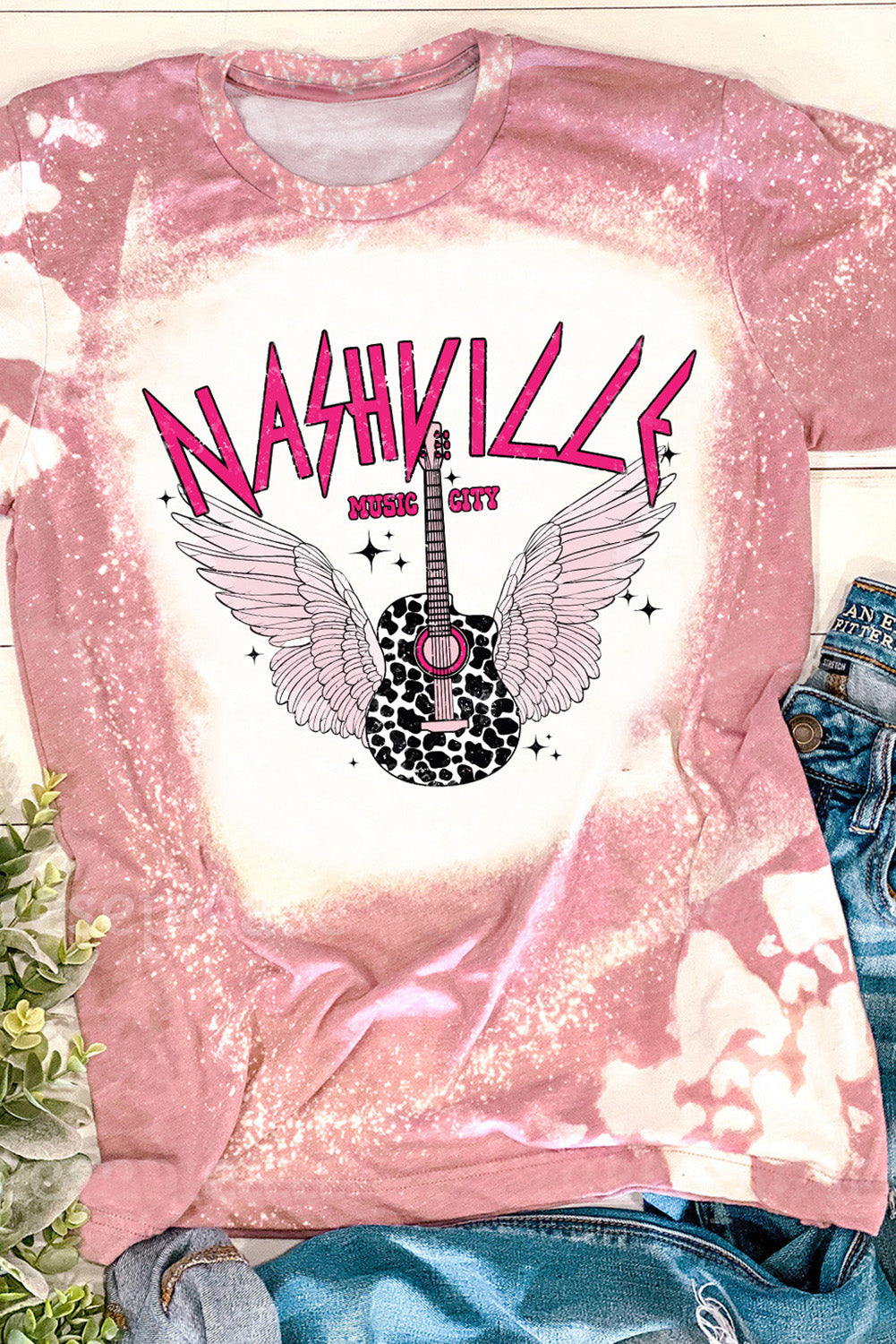 T-shirt graphique à imprimé léopard délavé « Love Always Heart »