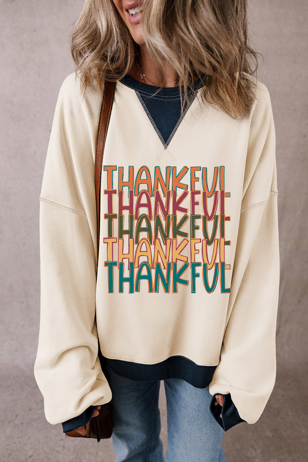 Sweat-shirt oversize blanc à imprimé graphique THANKFUL et bordures colorblock pour Thanksgiving