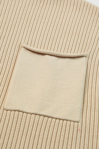 Pull à manches courtes en tricot côtelé vert noirâtre avec poches plaquées